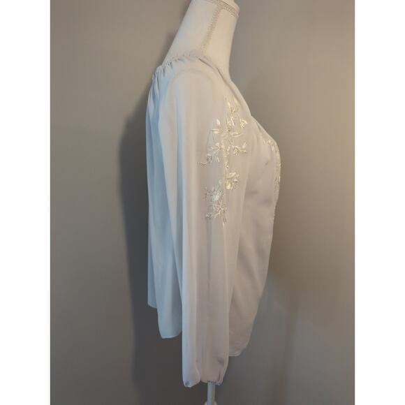 White House Black Market Camilla over the shoulder embroidered light gray blouse - Picture 5 of 9